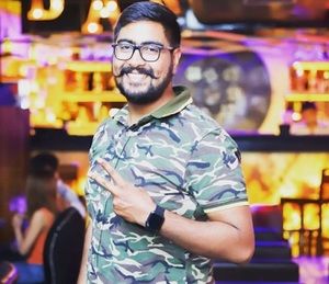 Meet your Posher, Rishi